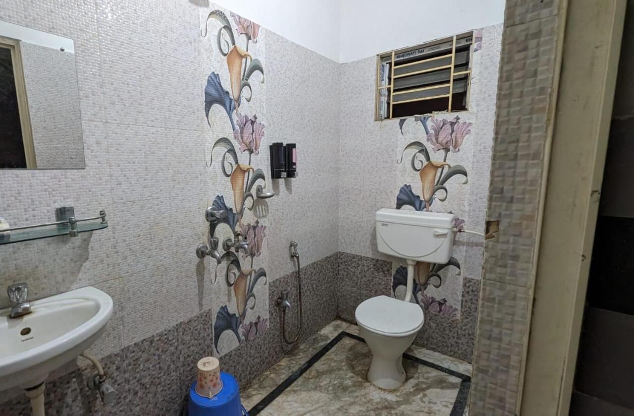 Veda Home'S Agartala Esterno foto