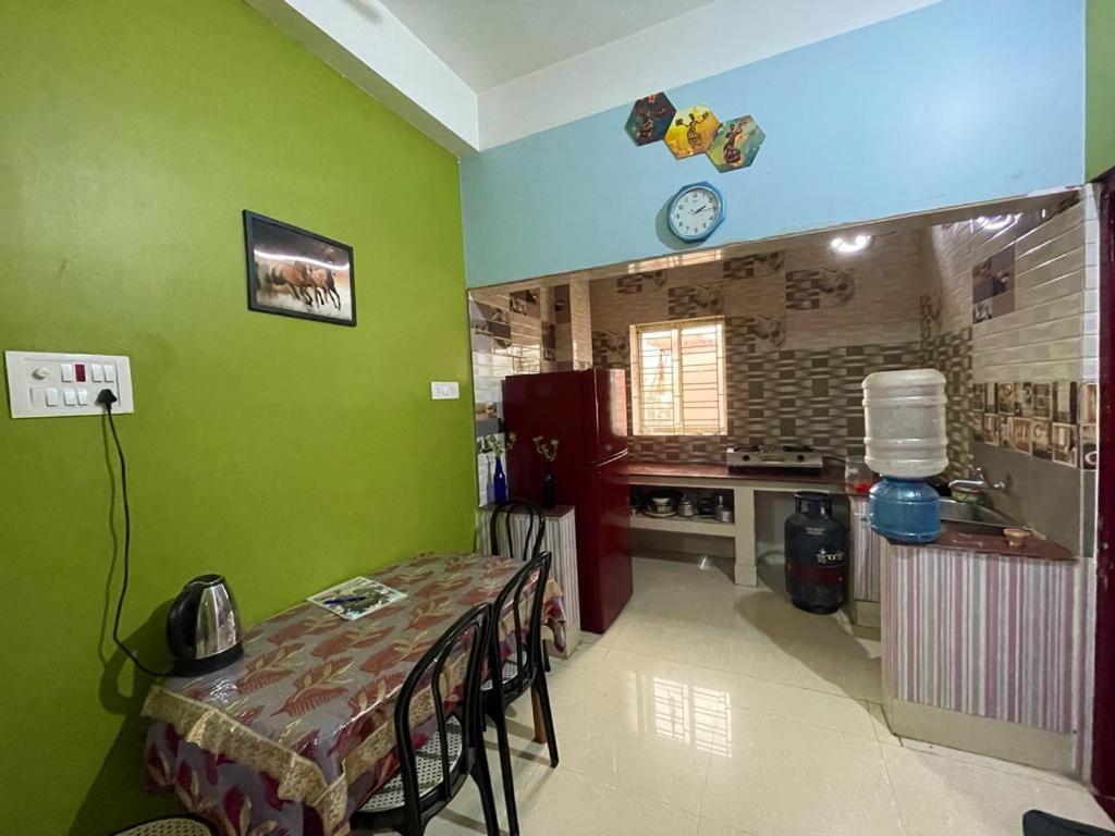 Veda Home'S Agartala Esterno foto
